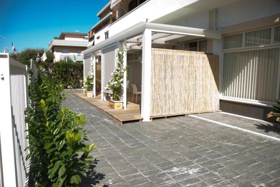 Il Marlo Suite & Breakfast Marina Di Carrara Habitación foto